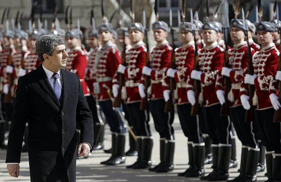 Химните на България и НАТО на "Дондуков" 2