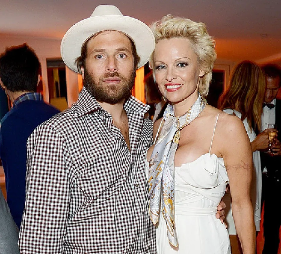 Памела съди бившия, той вади мръснишки SMS-и