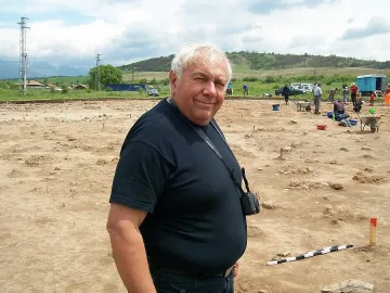 Археолози подновиха разкопки край магистрала „Струма"
