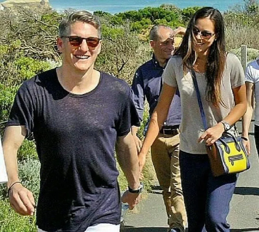 Любовно проклятие преследва Бундестима