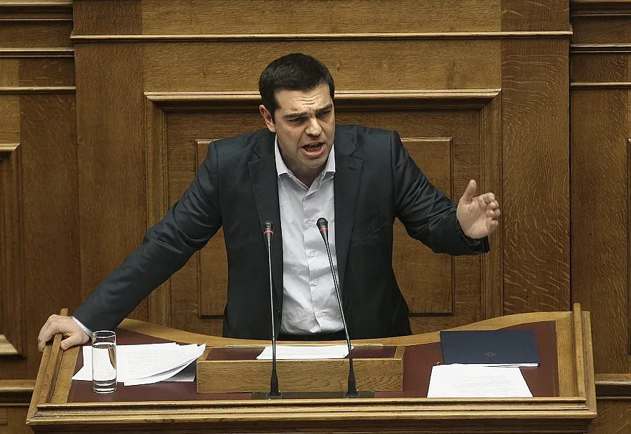 Гърция връща драхмата, национализира банките