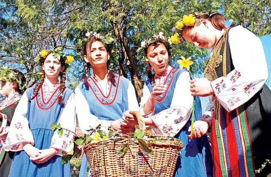 Лазаровден и Цветница - възраждане по български