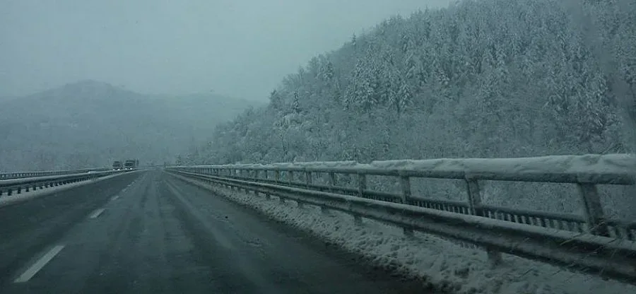 Огромно задръстване на пътя Батак -Доспат