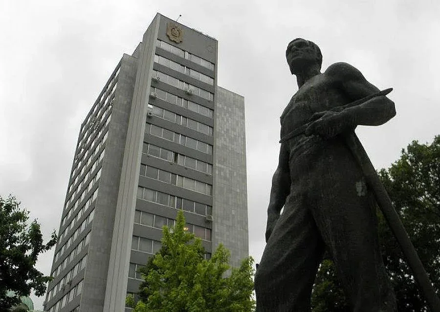 Чистят Перник преди Великден