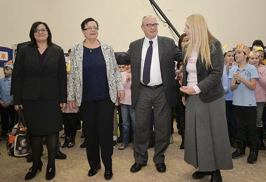 Танев на дузпата