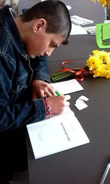 14-годишен писател представи своя книга