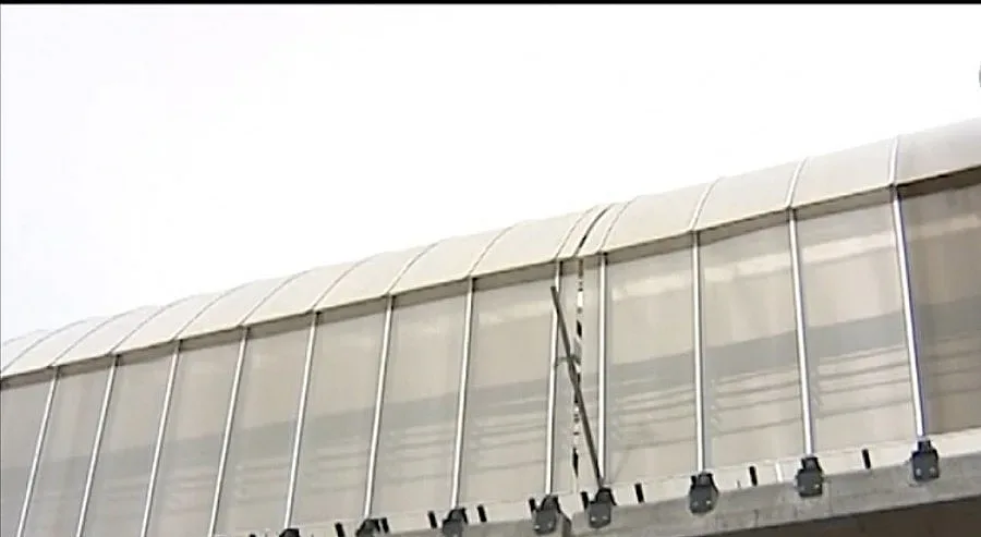 Дефекти и мръсотия в новата метро отсечка