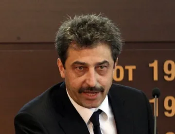 Банковите (небанкови) модели на Цветан Василев