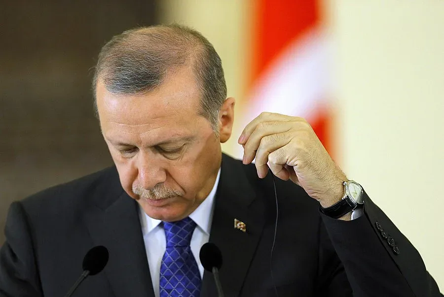 Стрелба по полицията и партията на Ердоган (ОБЗОР)