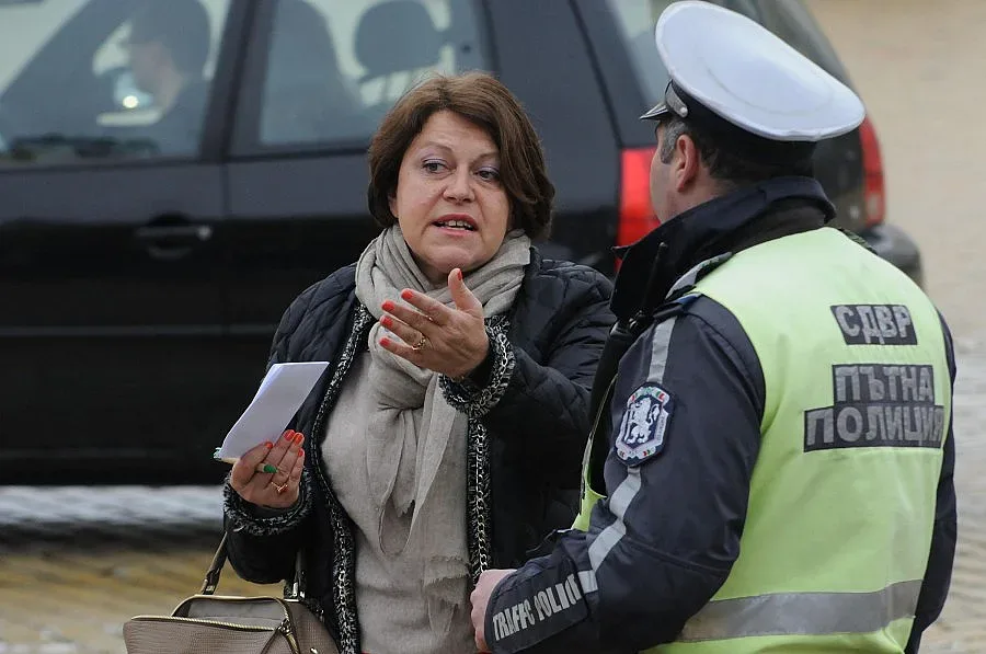 "Паяк" вдигна колата на Татяна Дончева