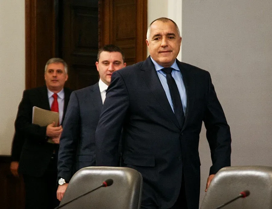 12 години ще вдигат осигуровките