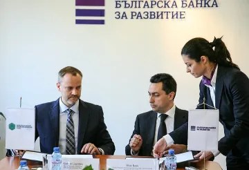 МИБ пуска облигации, за да кредитира български фирми