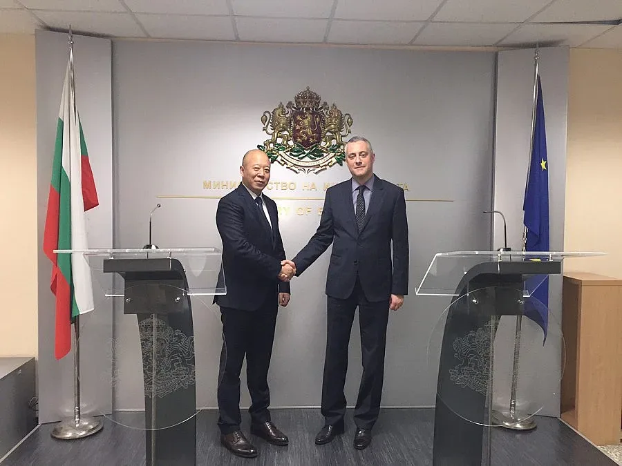 Китайци искат летище Пловдив на концесия