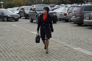 Атанасова покани Василев на изслушване във временната комисия за КТБ