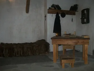 Чужденци на опашка пред килията на Паисий 
