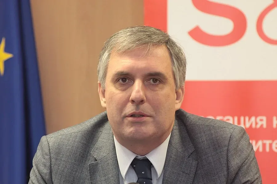 Калфин представя пакета за пенсионната реформа