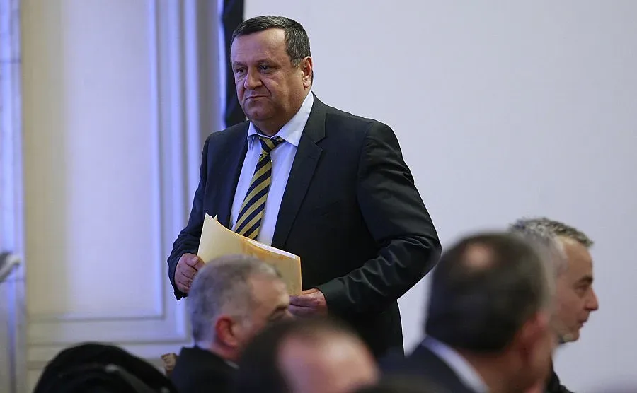 Плащат с ваучери на надничарите в полето