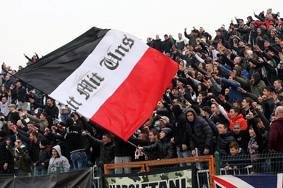 Полиция заради "Локо", Бащата напусна