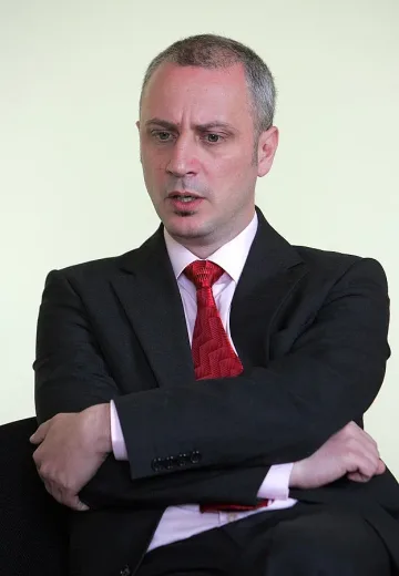 Все повече млади учат, за да не работят