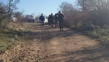 Спецполицаи с акция в Приморско заради детето в куфара