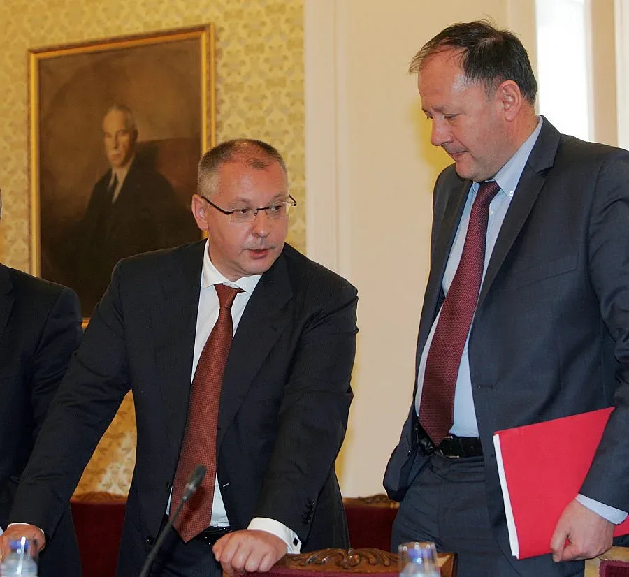 БСП дава жилища на лекари за вота