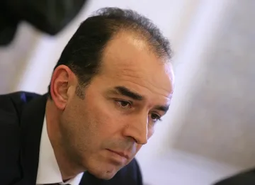 Искров щял да изкара мандата си