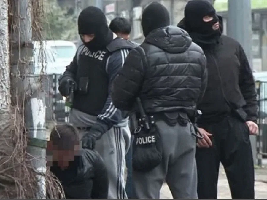 Антимафиоти по анцузи закопчаха Котката и Пехо