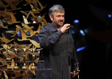 Два Икара за Москови (ОБЗОР)