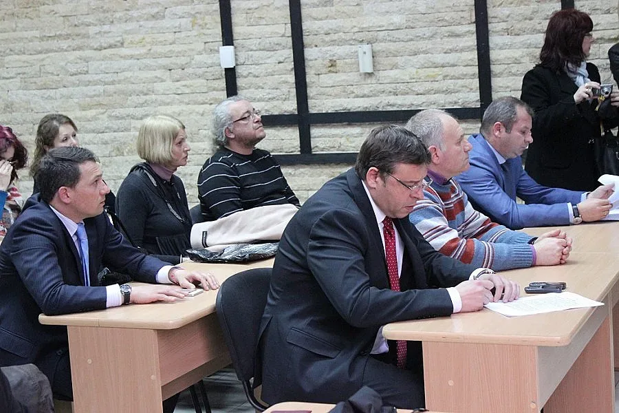 Осветление, видеокамери и родителски срещи срещу детската престъпност