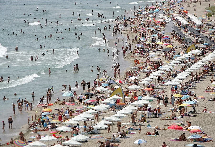 Хотелиери и инвеститори на бунт срещу прогонването на руските туристи