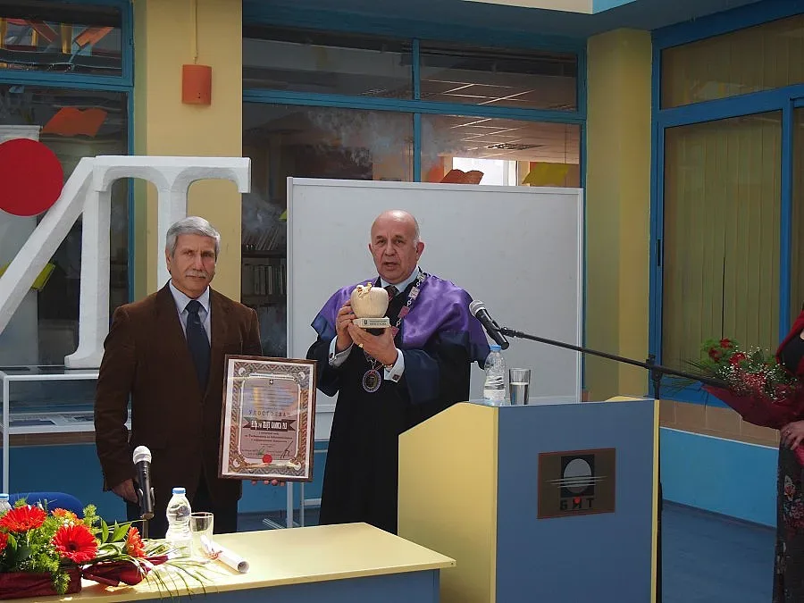 "Почетен знак" за израелския посланик