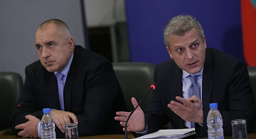 Бойко дава хеликоптер на Петър Москов