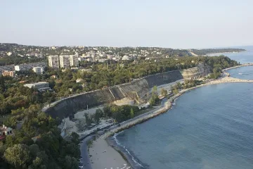 Алея Първа само за пешеходци