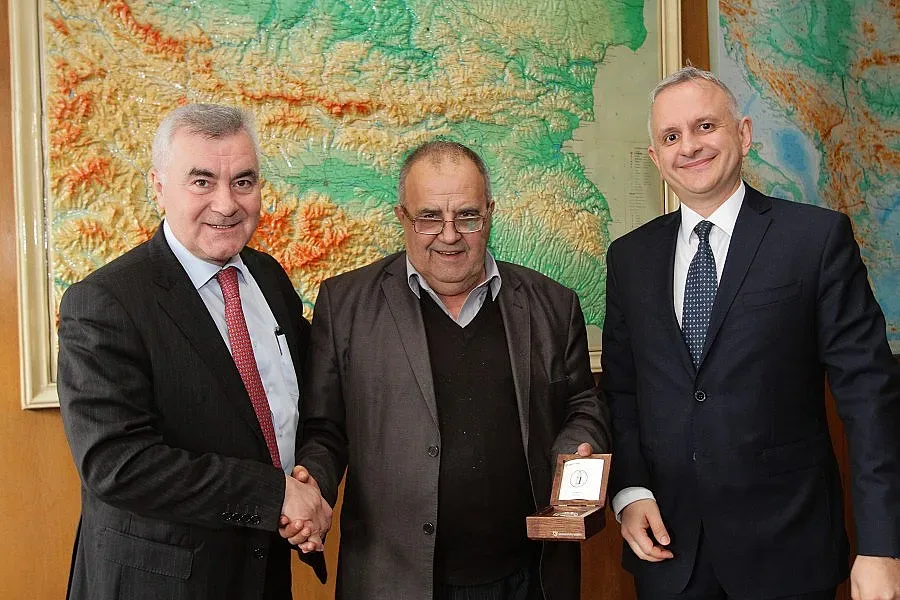 Уникална монета на Общинска банка стана част от колекцията ценни моменти на НИМ в София