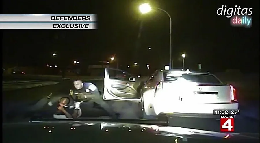 ВИДЕО: Втрещяващо полицейско насилие в САЩ