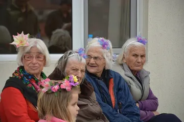 Възрастни с увреждания със спектакъл на Благовец