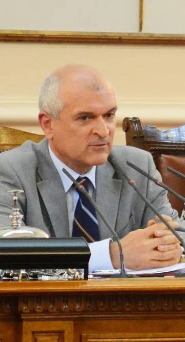 Със синдиците в КТБ спираме грабежите