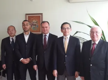 Президентът на Meiji за първи път у нас