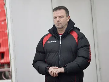 Стойчо Младенов подкрепи Томов във войната