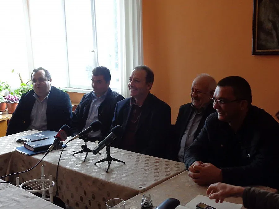 Лидери на БСП срещу слухове за скандали в партията