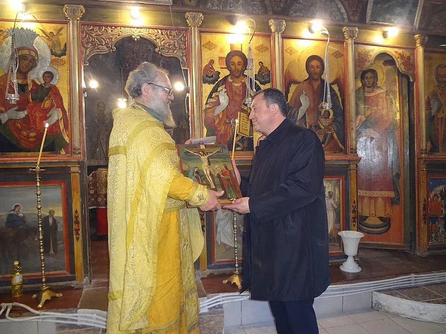 Отвориха обновена църква на Благовещение