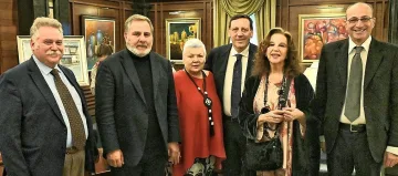 Стефания Сандрели блести в София