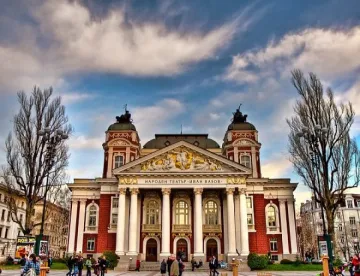 Народният театър получи база за съхранение на декори