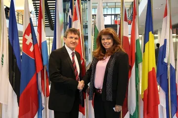 Йотова събира шефове от Интерпол на границата