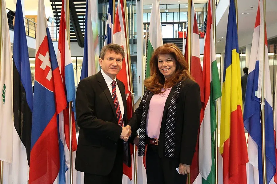 Йотова събира шефове от Интерпол на границата