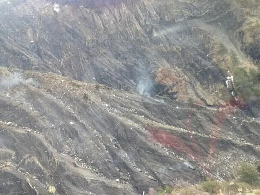 Повреден сензор блъснал самолета в скала (първа снимка)