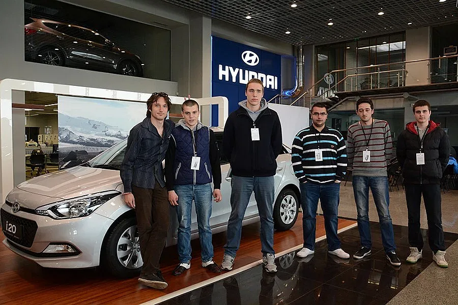 Hyundai и Джуниър Ачийвмънт подпомагат млади инженери и състезатели