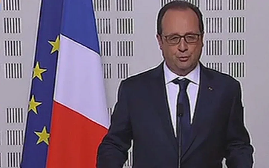 Оланд и Меркел спешно разговарят за самолетната катастрофа