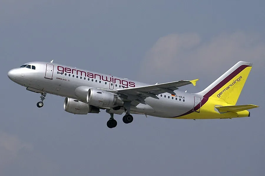 Самолет на Germanwings е паднал във френските Алпи