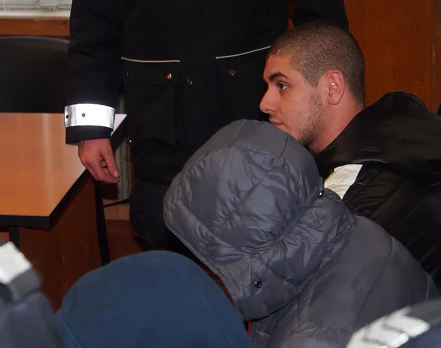 Охранителите убийци от Варна остават в ареста